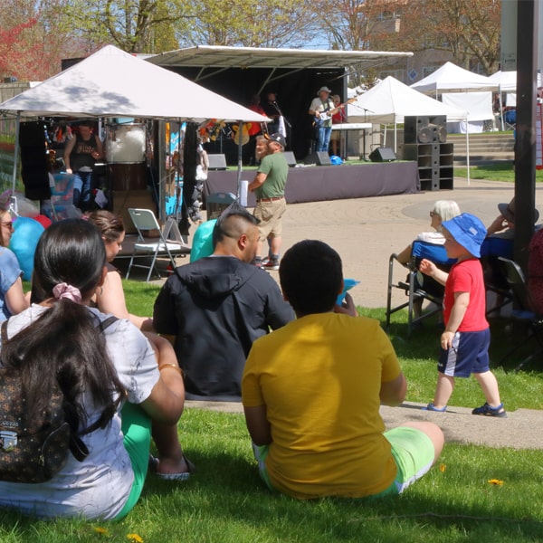 what is the difference between a standard event portable restroom and a luxury event porta potty